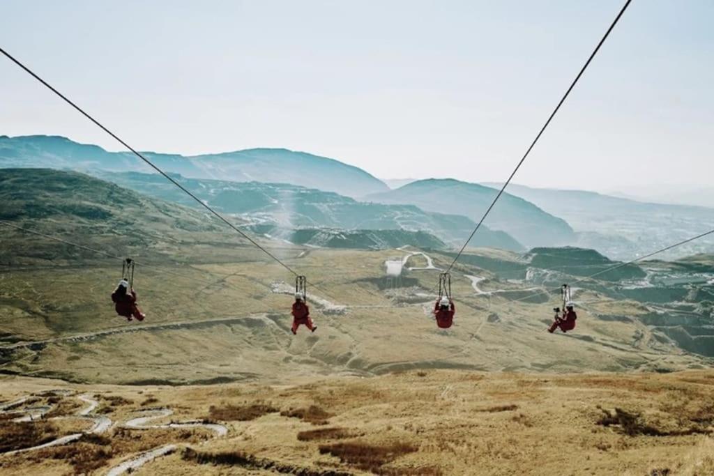 Zipworld Waterfalls Eryri Dogs Welcome 3 Bed Sleeps 5 Blaenau Ffestiniog Bagian luar foto