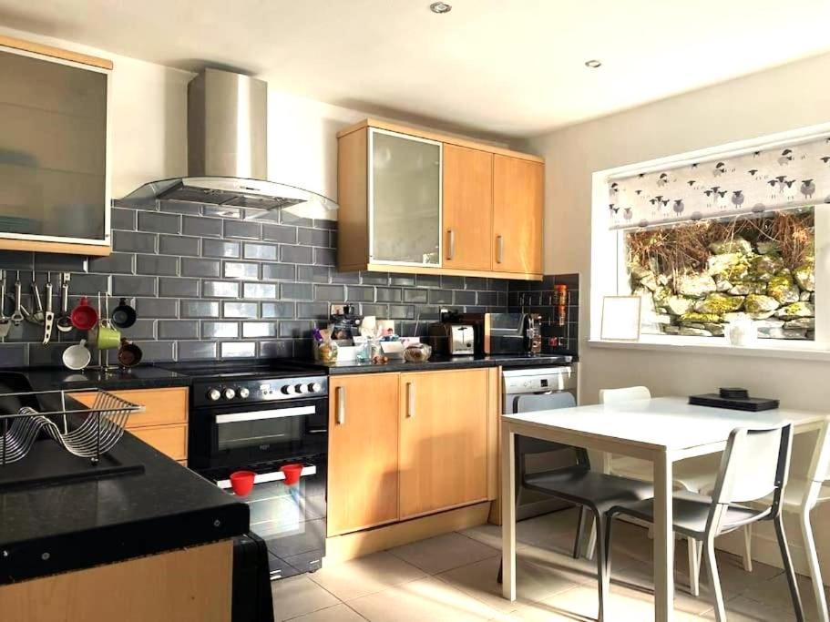 Zipworld Waterfalls Eryri Dogs Welcome 3 Bed Sleeps 5 Blaenau Ffestiniog Bagian luar foto